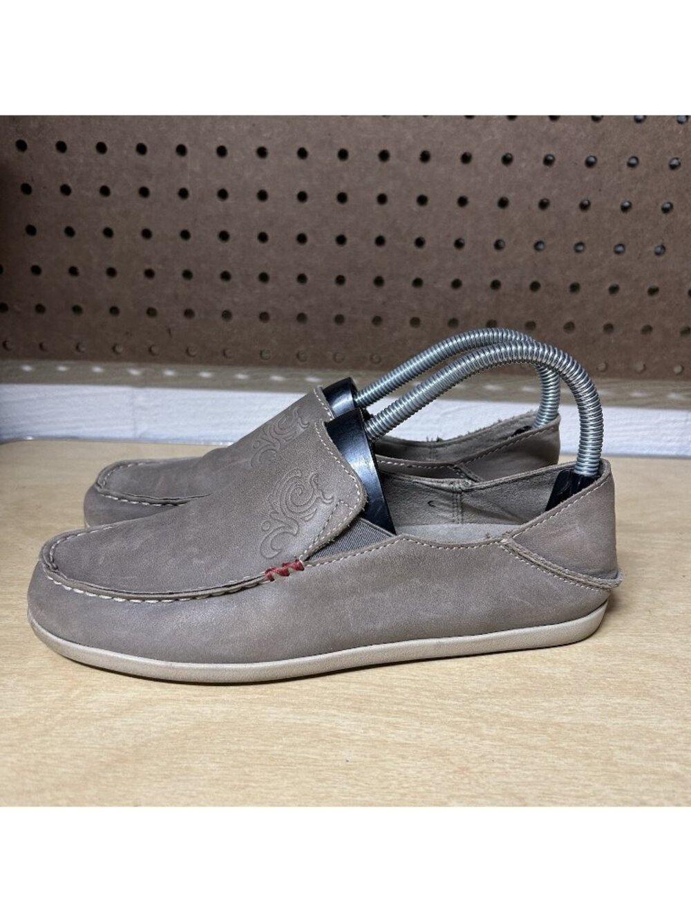 Olukai Nohea Nubuck Brown Taupe Leather Women’s Slip On Shoes Size 7